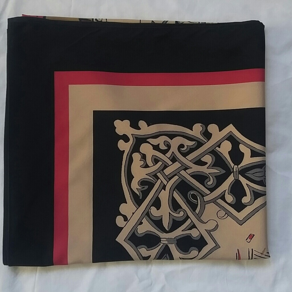 Scarf - Picture 8 of 8
